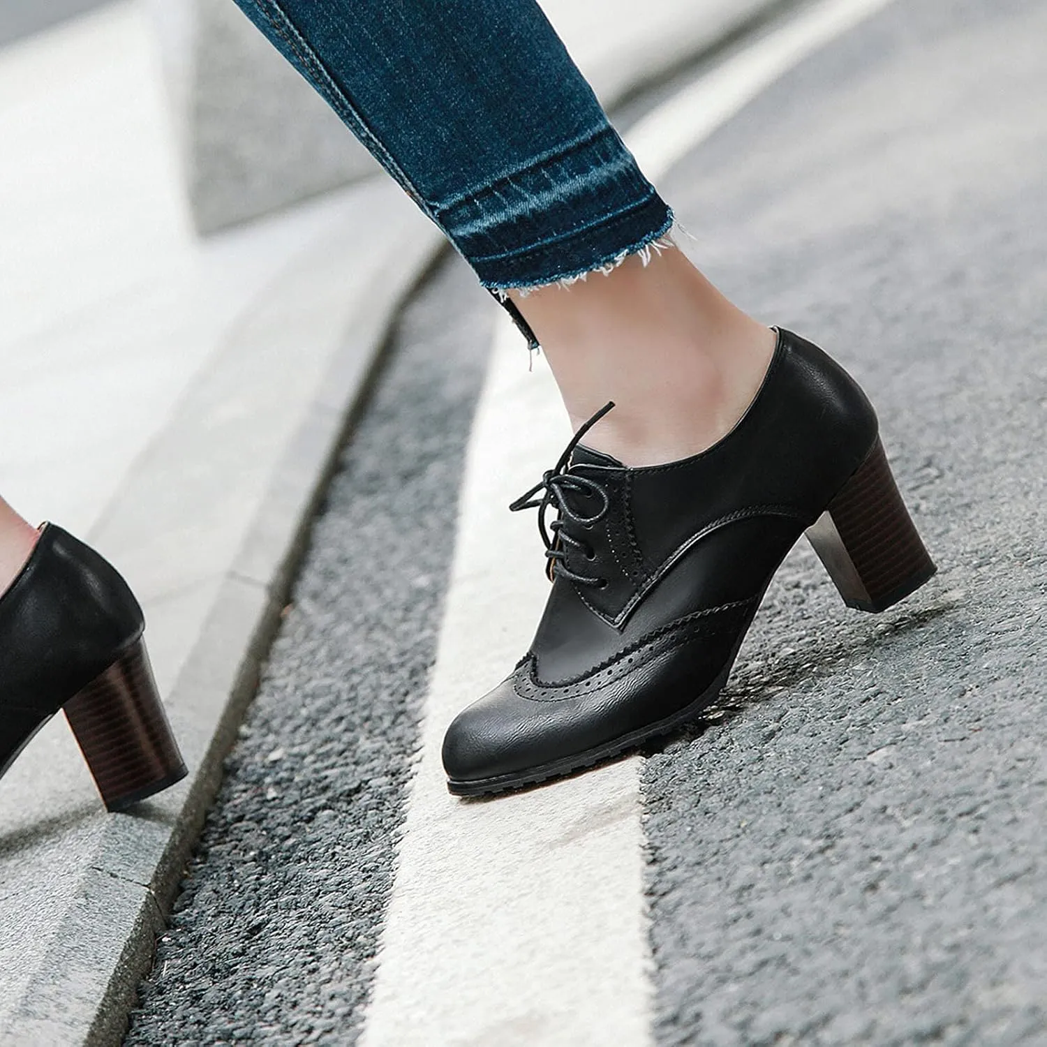CYNLLIO Women's Block Chunky Heel Oxfords Shoes Vintage Lace-up Brogues Shoes Office Shoes Party Dress Shoes