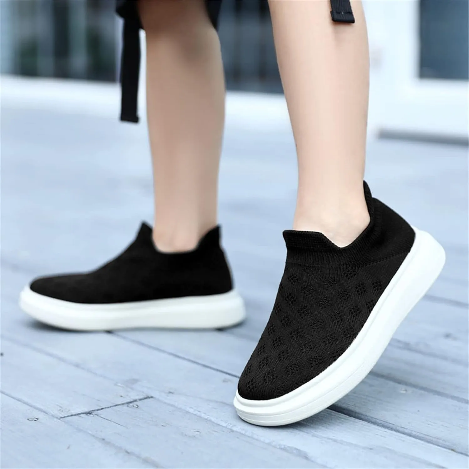 EnJoCho Boys Casual Shoes Boys Mesh Lightweight Breathable Fashion Casual Shoes Sneakers Slip On Outdoor Sports Shoes