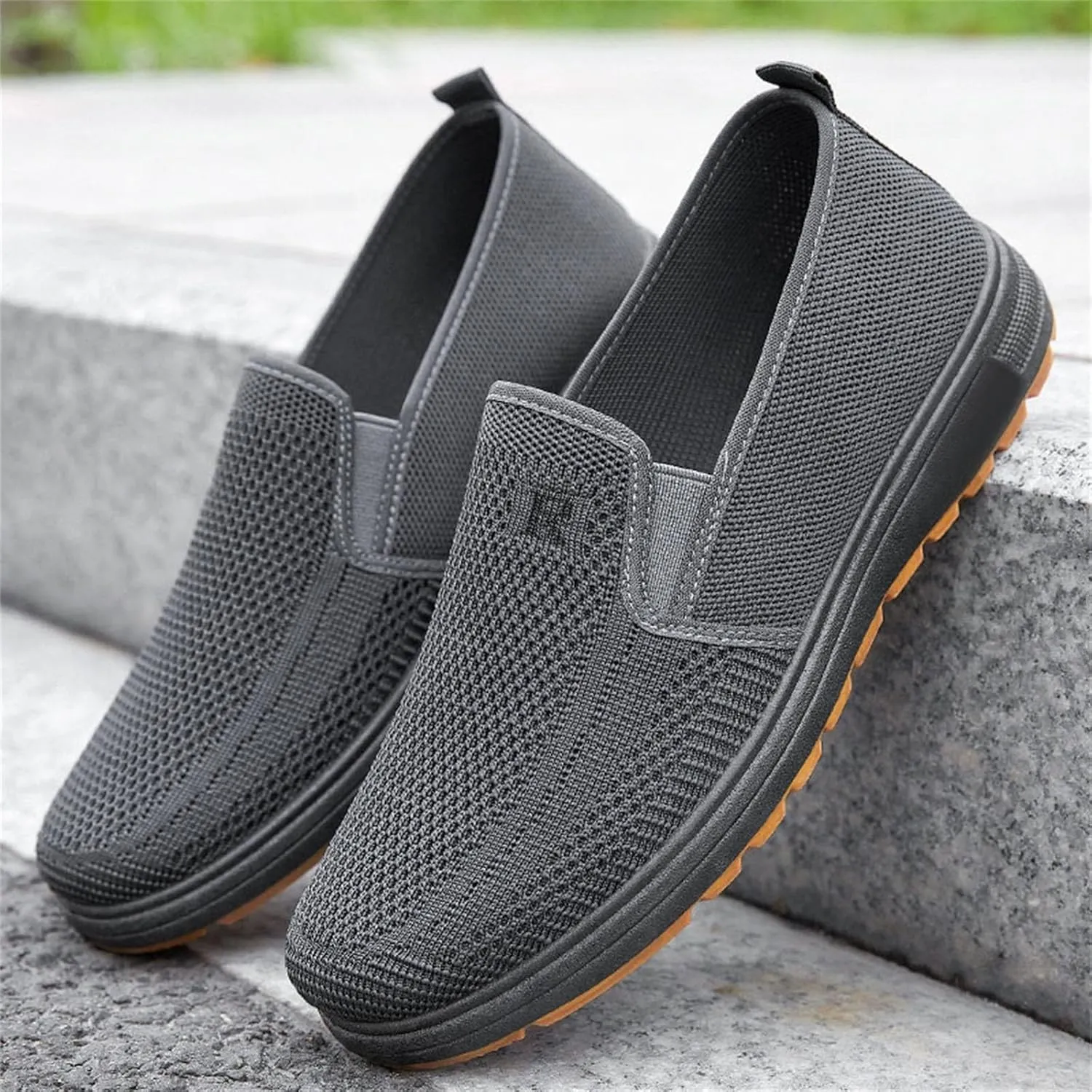 Fashion Spring and Summer Men Casual Shoes Flat Soft Bottom Mesh Breathable Slip On Mens Shoes Dress Casual Slip on