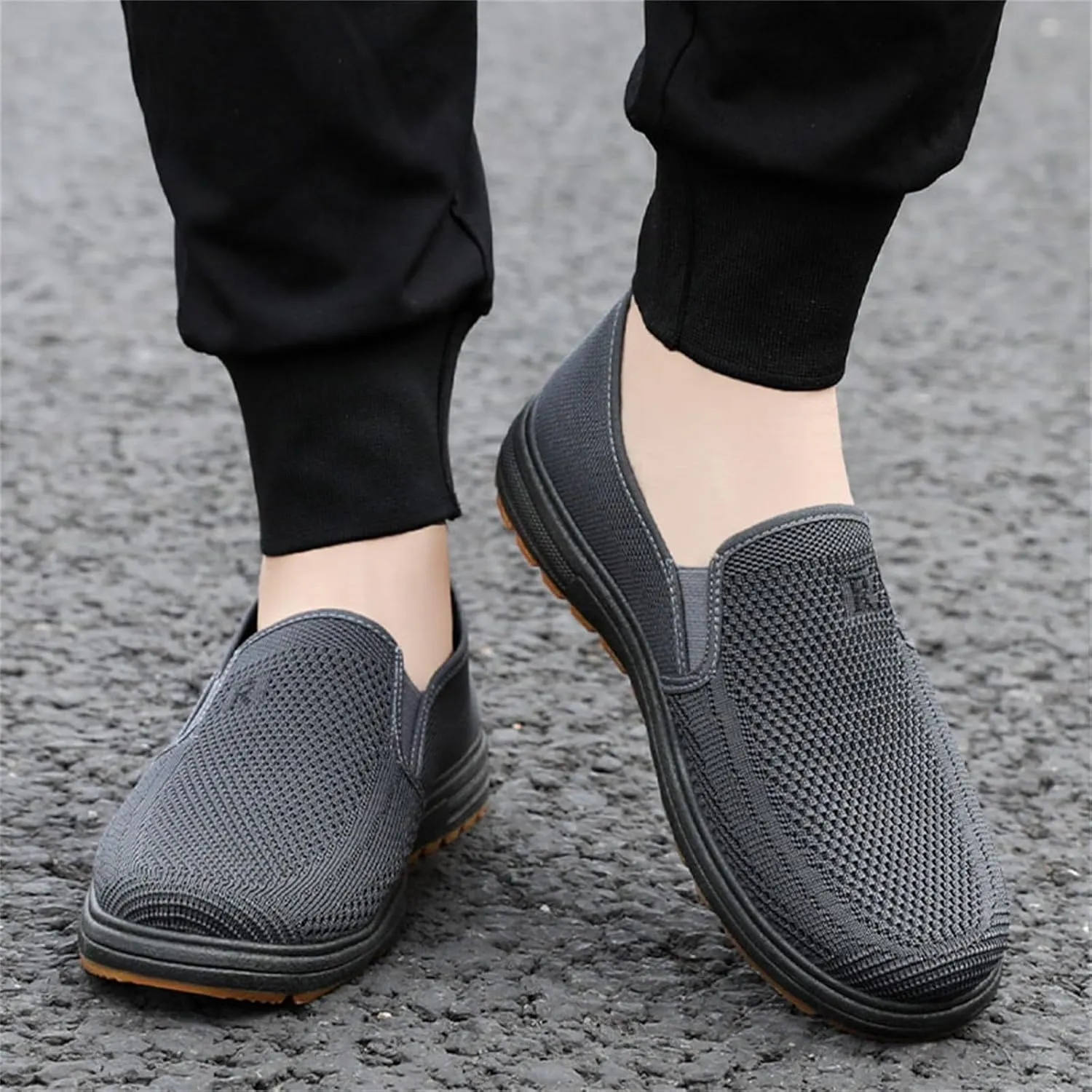Fashion Spring and Summer Men Casual Shoes Flat Soft Bottom Mesh Breathable Slip On Mens Shoes Dress Casual Slip on