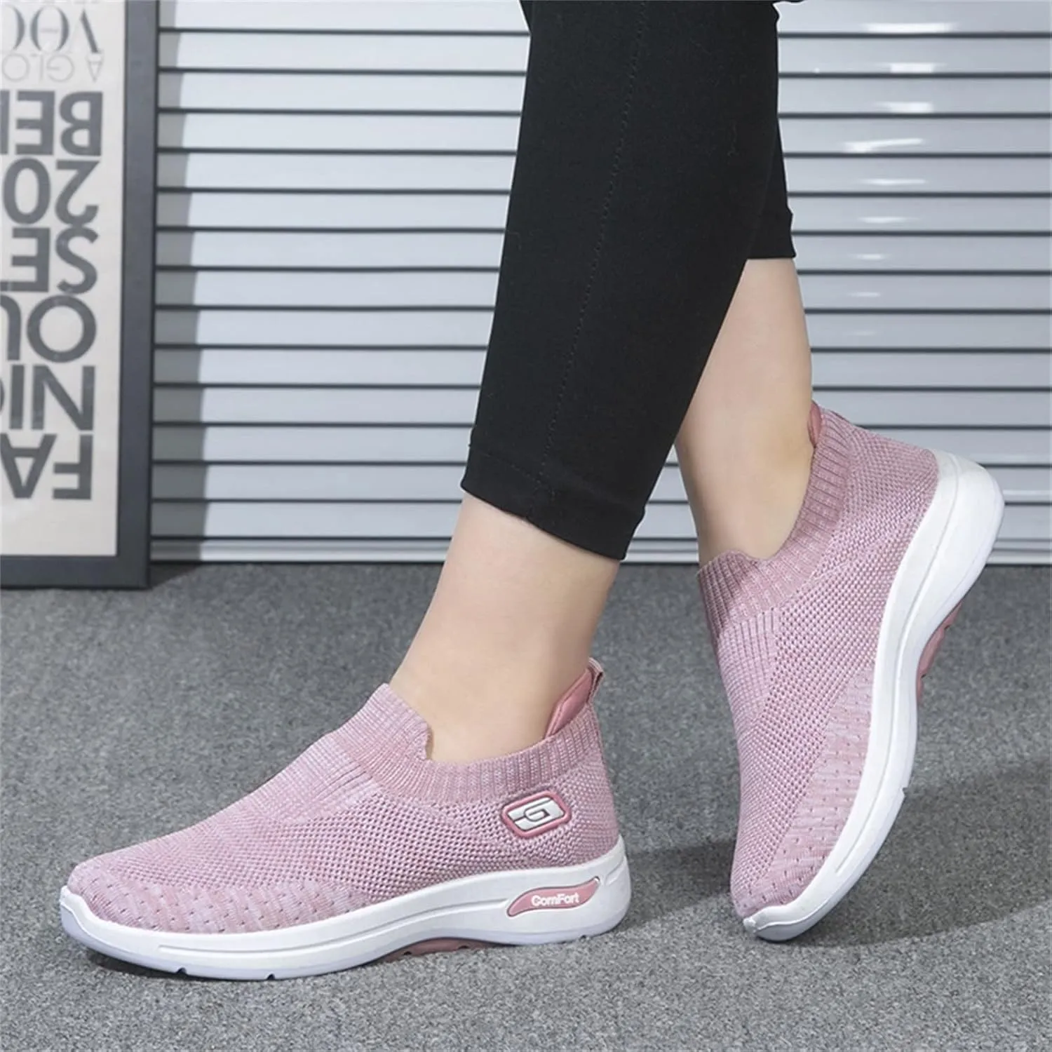 Fashion Spring and Summer Women Sports Shoes Flat Bottom and Soft Bottom Fly Woven Mesh Comfortable and Women Shoes