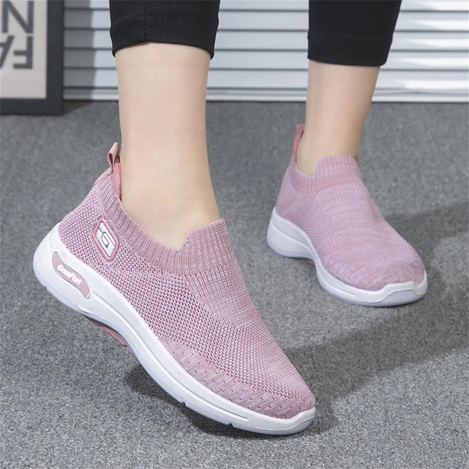 Fashion Spring and Summer Women Sports Shoes Flat Bottom and Soft Bottom Fly Woven Mesh Comfortable and Women Shoes