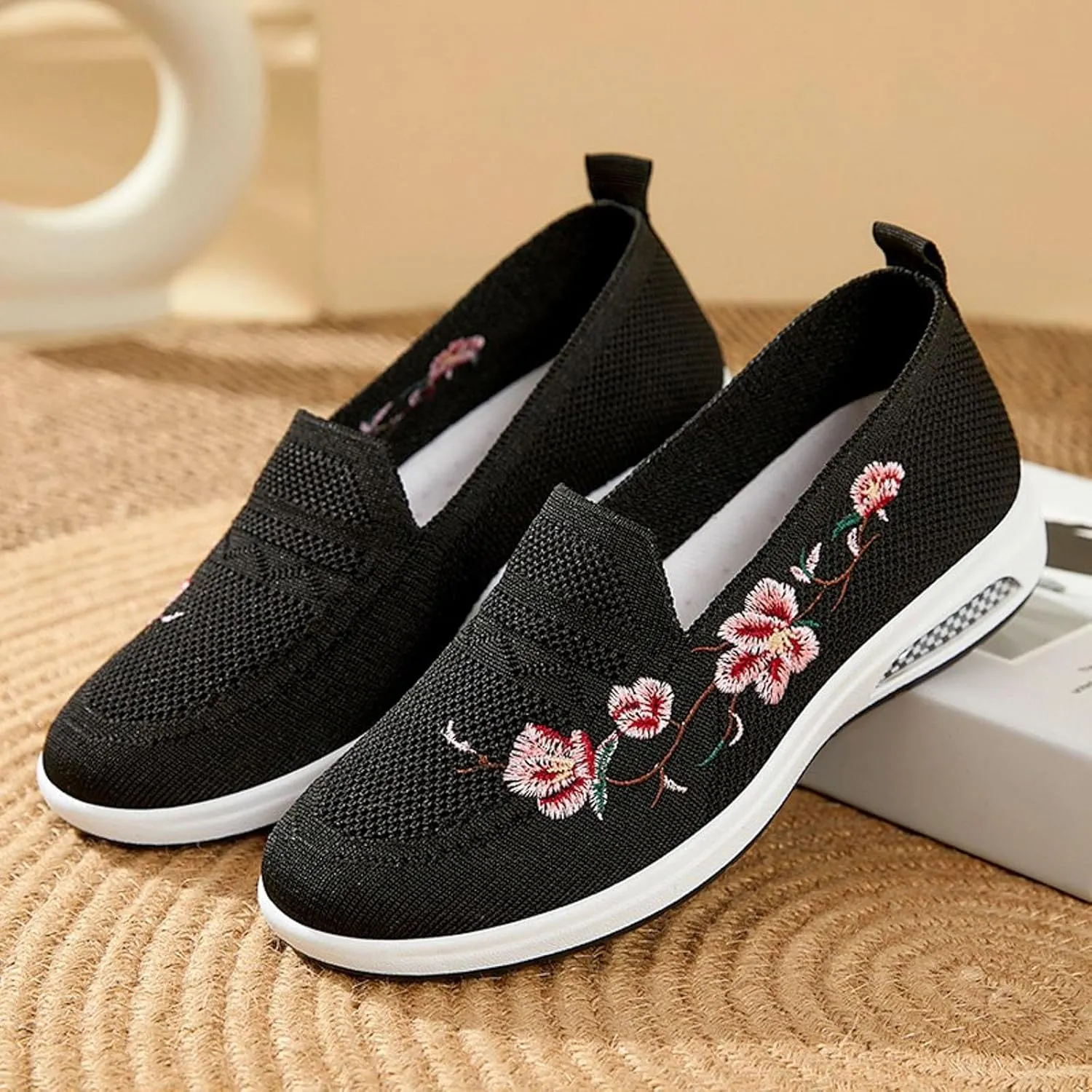 Ladies Casual Shallow Mouth Flower Solid Colour Mesh Breathable Hollow Flat Bottom Out Sports Large Womens Casual Shoes