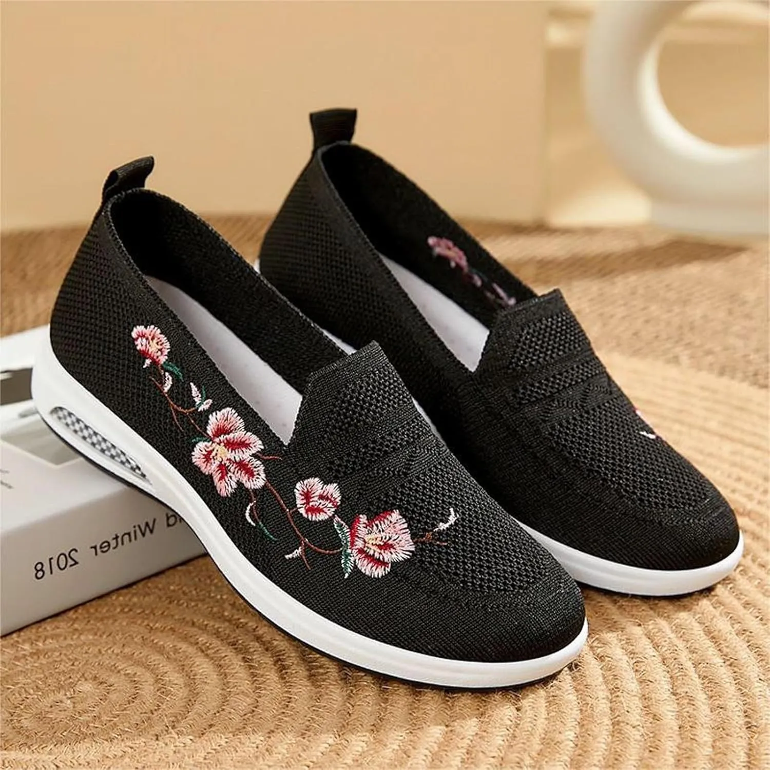 Ladies Casual Shallow Mouth Flower Solid Colour Mesh Breathable Hollow Flat Bottom Out Sports Large Womens Casual Shoes