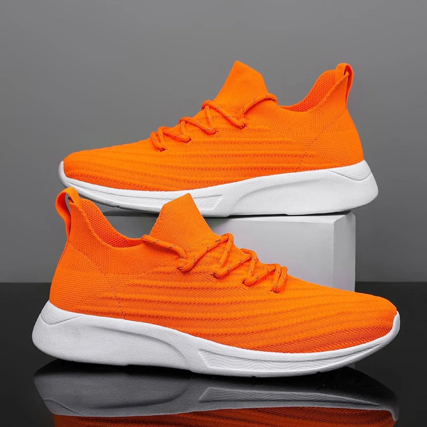 Men Sports Shoes Fashion New Pattern Simple Solid Color Couple Light and Sneaker Boots for Men Steel Sneaker Boots