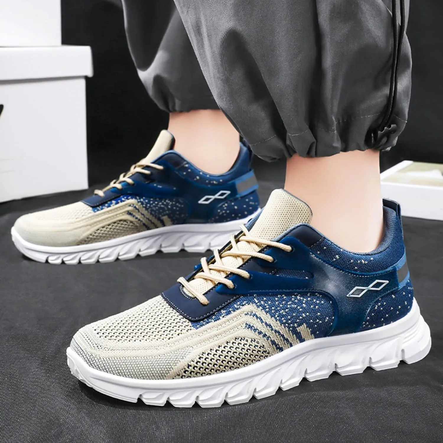Men Sports Shoes Fashionable New Pattern Simple Color Matching Flat Bottom Comfortable Sneaker Shoes for Men