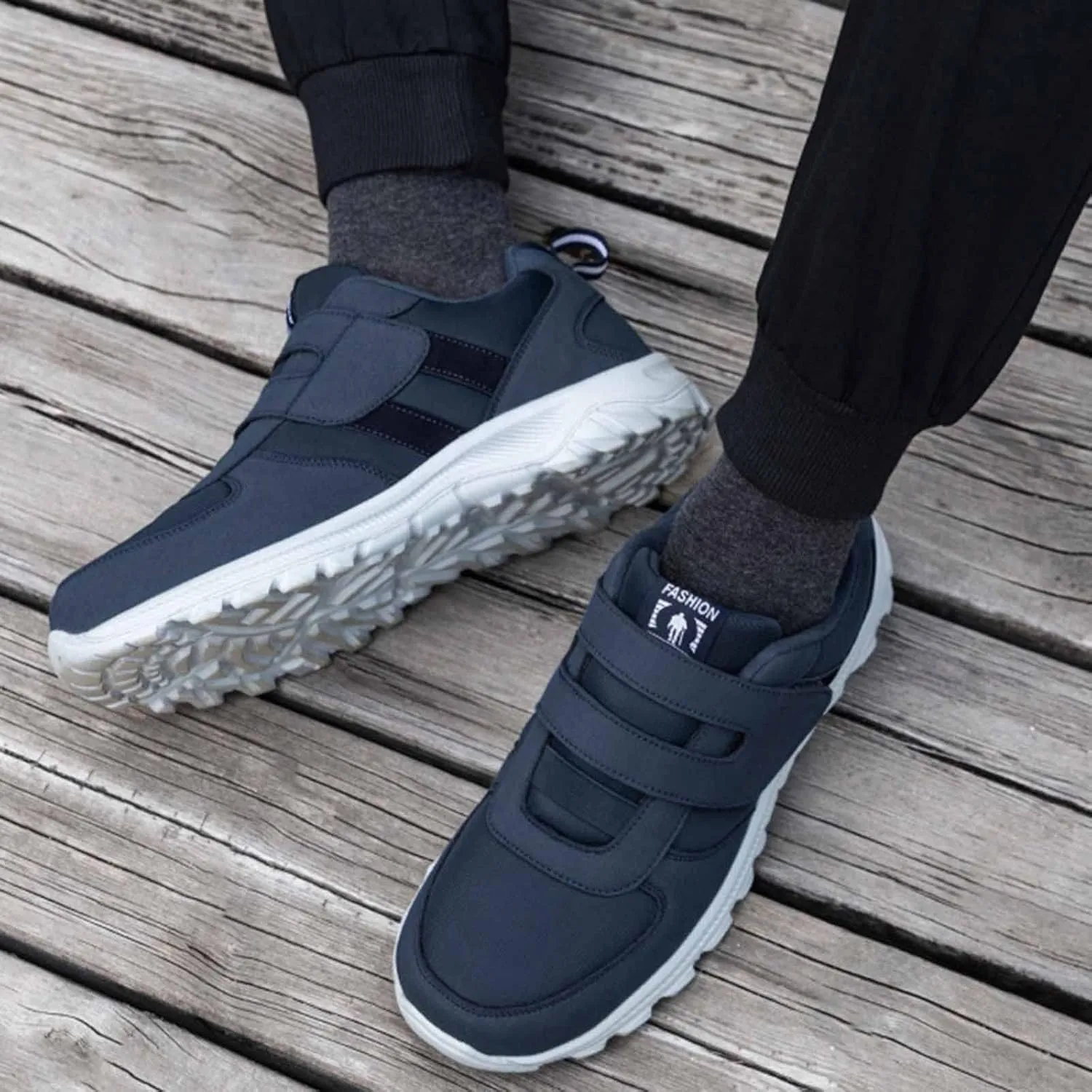 Men's Fashion Sneakers Couple Models Men's Middle and Elderly Light and Comfortable Non Slip Hook Loop Walking Sport