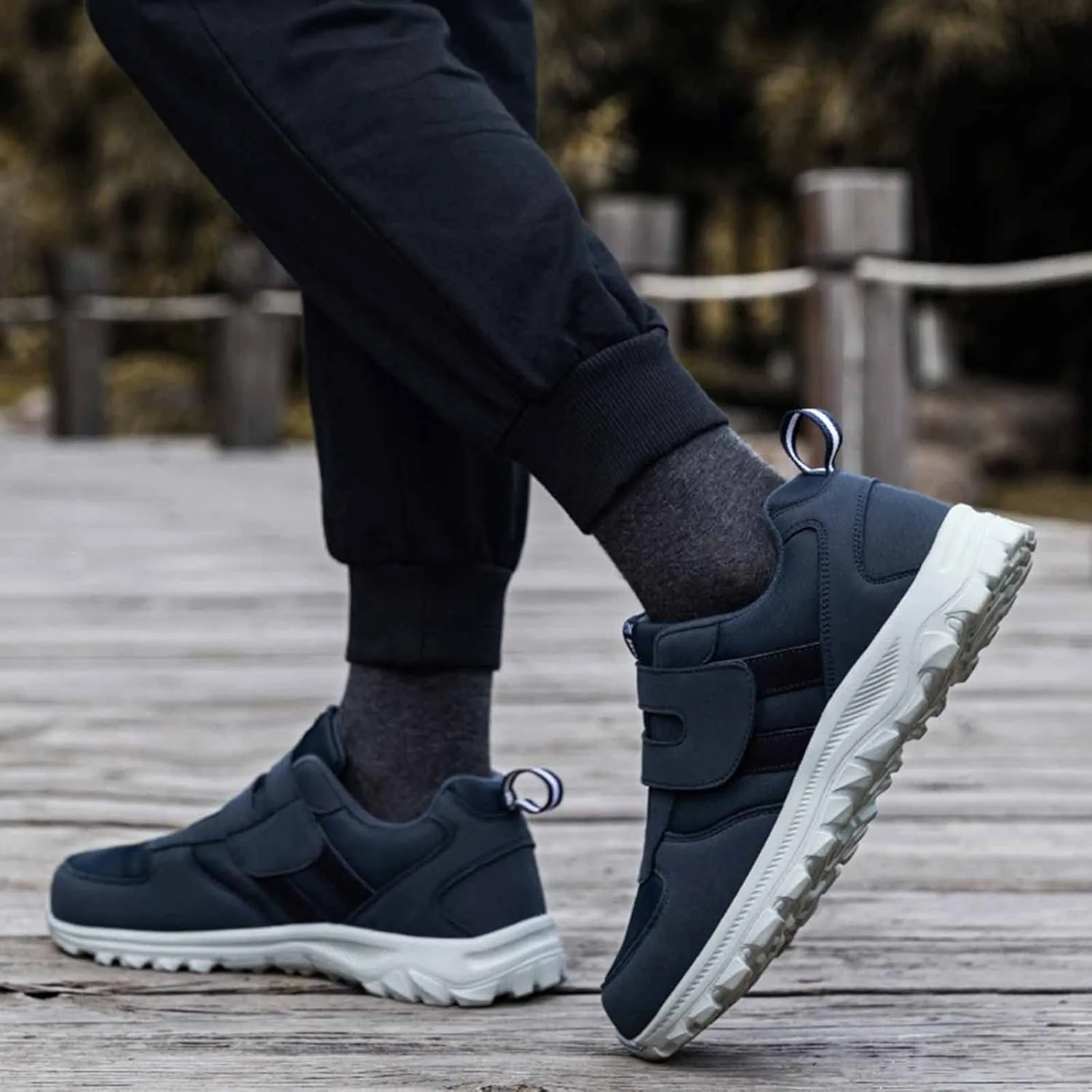 Men's Fashion Sneakers Couple Models Men's Middle and Elderly Light and Comfortable Non Slip Hook Loop Walking Sport