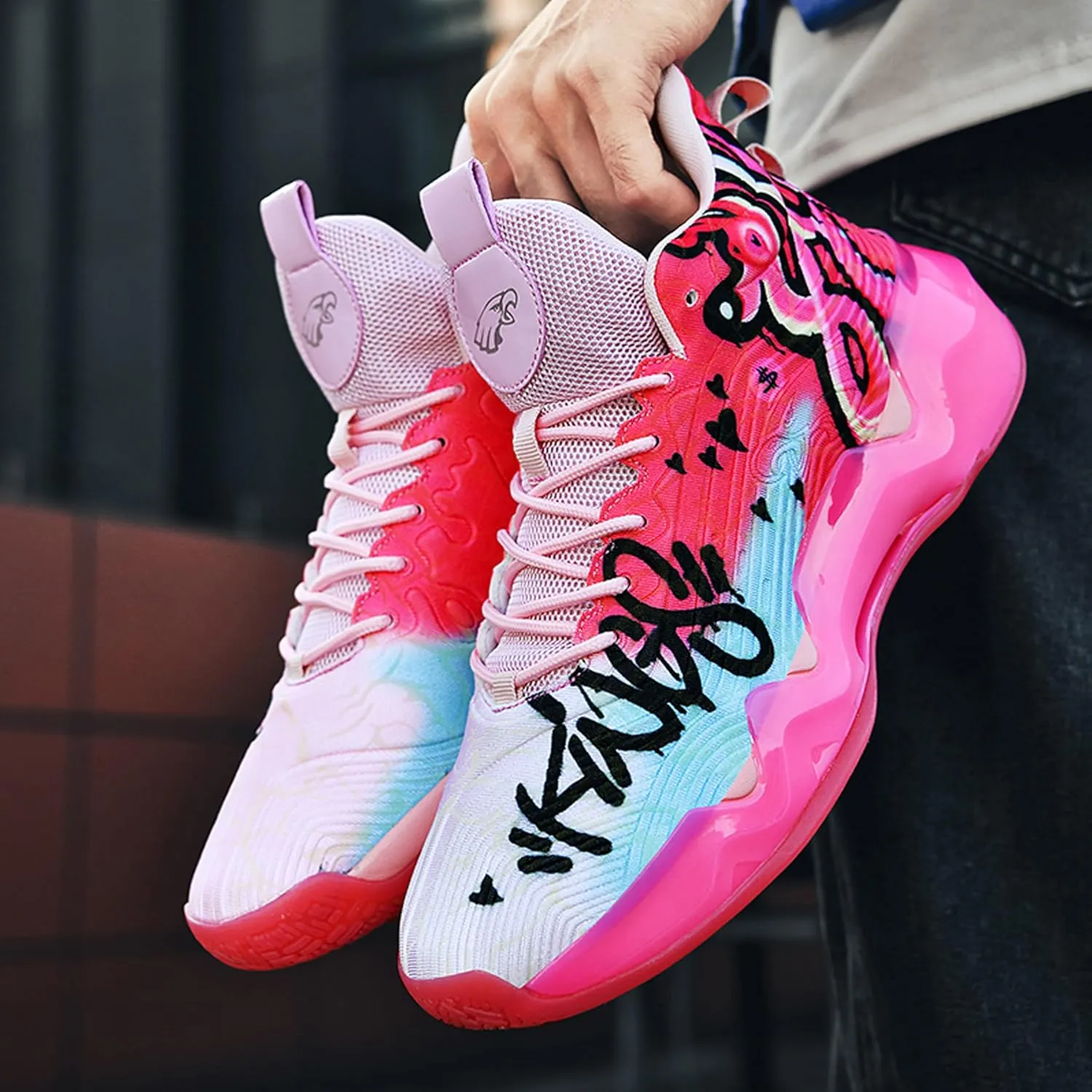 Men's High-Top Basketball ShoesWear-Resistant and Anti-Slip Soles Running Shoes Graffiti Design Fashionable Sports Shoes