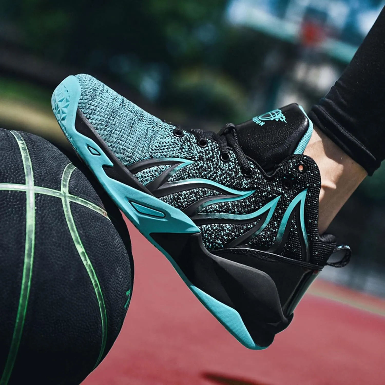 Men's Lightweight Basketball Shoes Fashion Breathable Sneakers Comfortable Anti-Slip Women's Basketball Shoes Anti-Slip Training Running Tennis Shoes Teenagers Street Basketball Sneakers