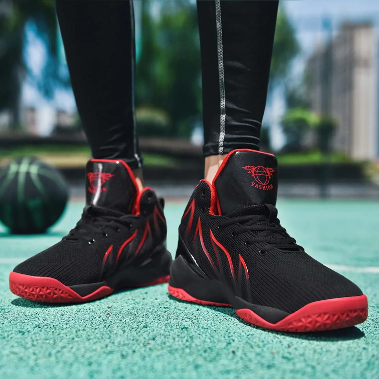 Men's Lightweight Basketball Shoes Fashion Breathable Sneakers Comfortable Anti-Slip Women's Basketball Shoes Anti-Slip Training Running Tennis Shoes Teenagers Street Basketball Sneakers