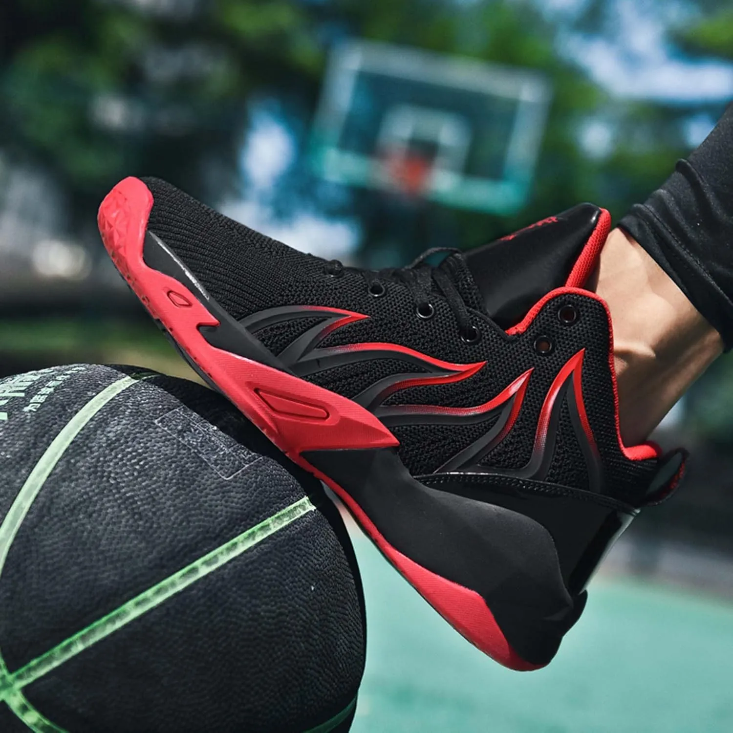 Men's Lightweight Basketball Shoes Fashion Breathable Sneakers Comfortable Anti-Slip Women's Basketball Shoes Anti-Slip Training Running Tennis Shoes Teenagers Street Basketball Sneakers