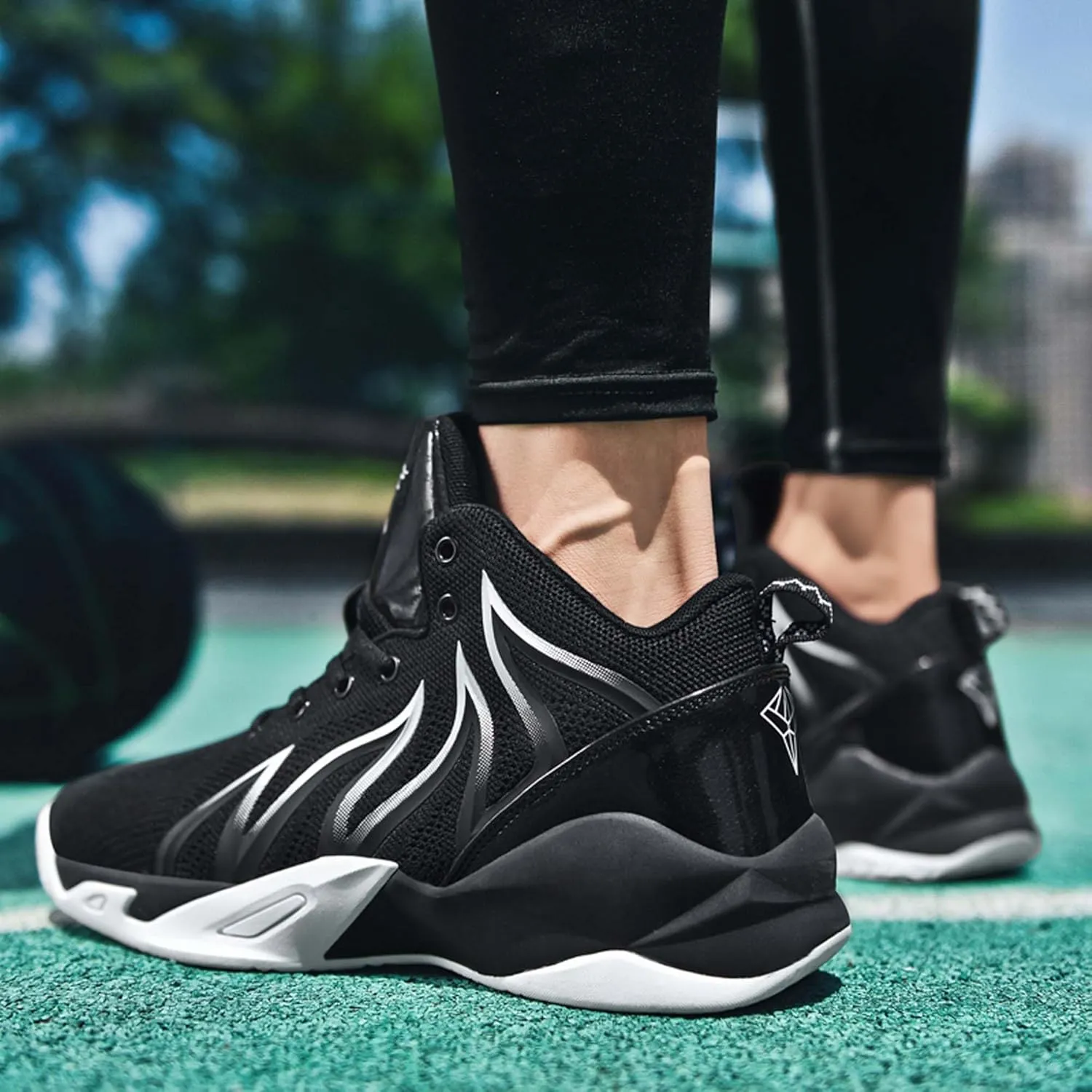 Men's Lightweight Basketball Shoes Fashion Breathable Sneakers Comfortable Anti-Slip Women's Basketball Shoes Anti-Slip Training Running Tennis Shoes Teenagers Street Basketball Sneakers