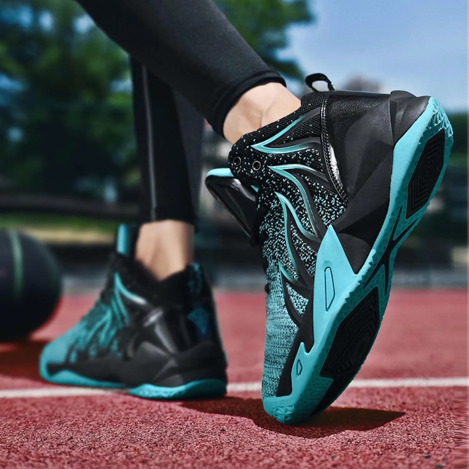 Men's Lightweight Basketball Shoes Fashion Breathable Sneakers Comfortable Anti-Slip Women's Basketball Shoes Anti-Slip Training Running Tennis Shoes Teenagers Street Basketball Sneakers