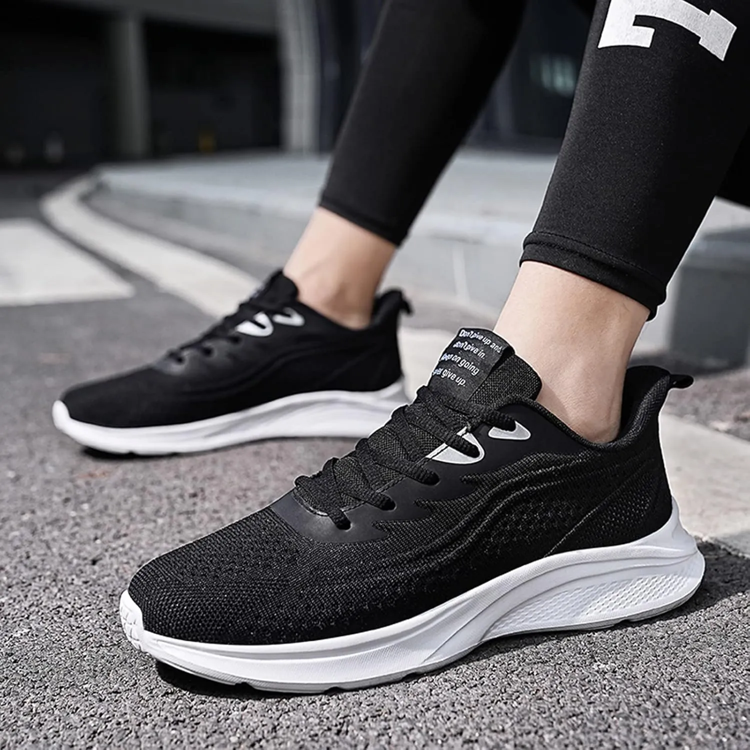 Men's Non Slip Tennis Sneakers Lightweight Breathable Walking Shoe Gym Tennis Arch Support Sports Shoes for Men