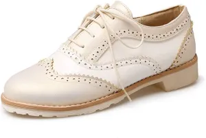 MIOKE Women's Two Tone Flat Saddle Oxfords Shoes Wingtip Perforated Low Heel Lace Up Vintage Oxford Brogues