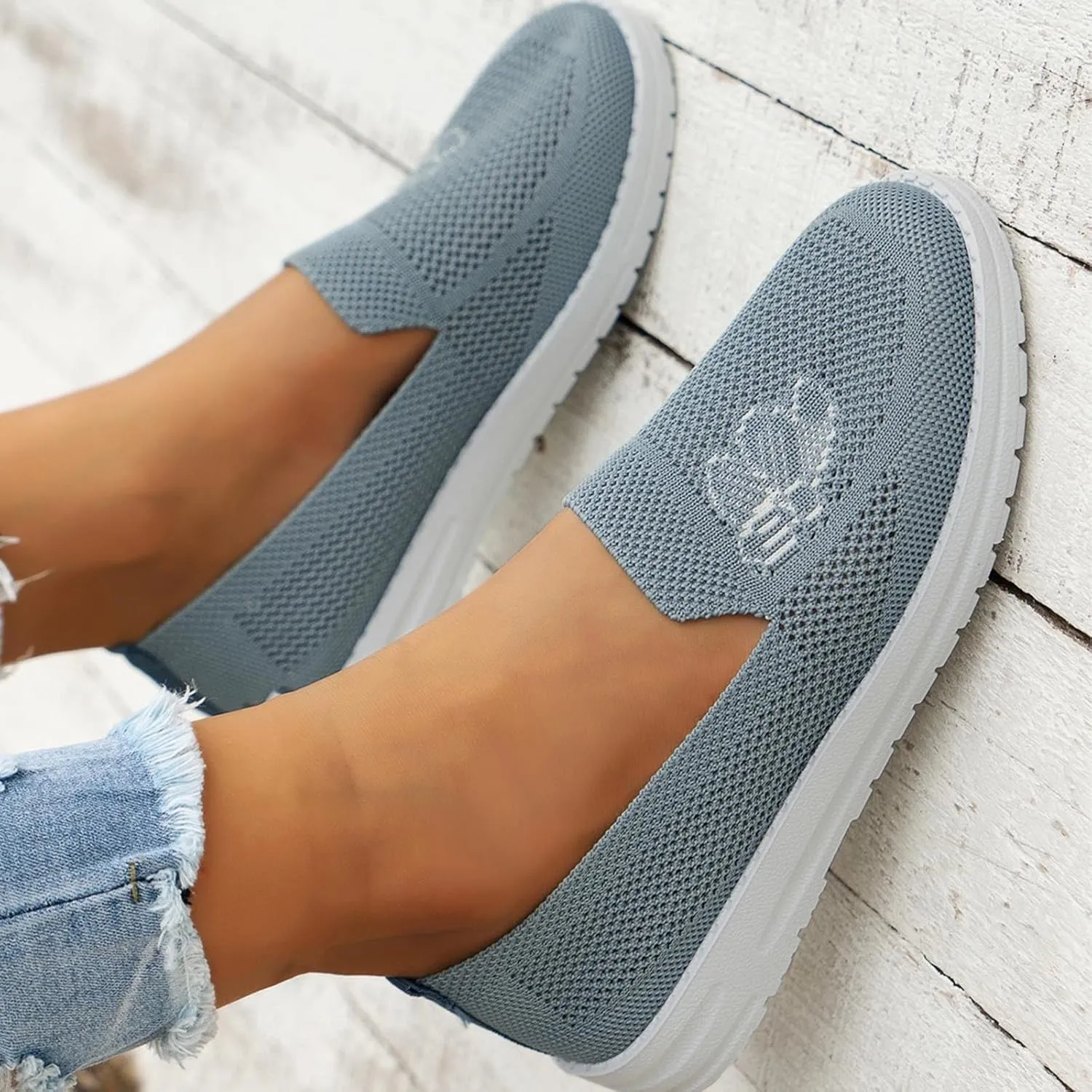 SBGMoSJ Womens White Fashion Sneakers Platform Extra Wide Slip On Sneakers for Women Casual Fall Shoes for Women 2023 Trendy 8.5 Wide Womens Running Sneakers Women's Slip On Shoes Size 7 Wide