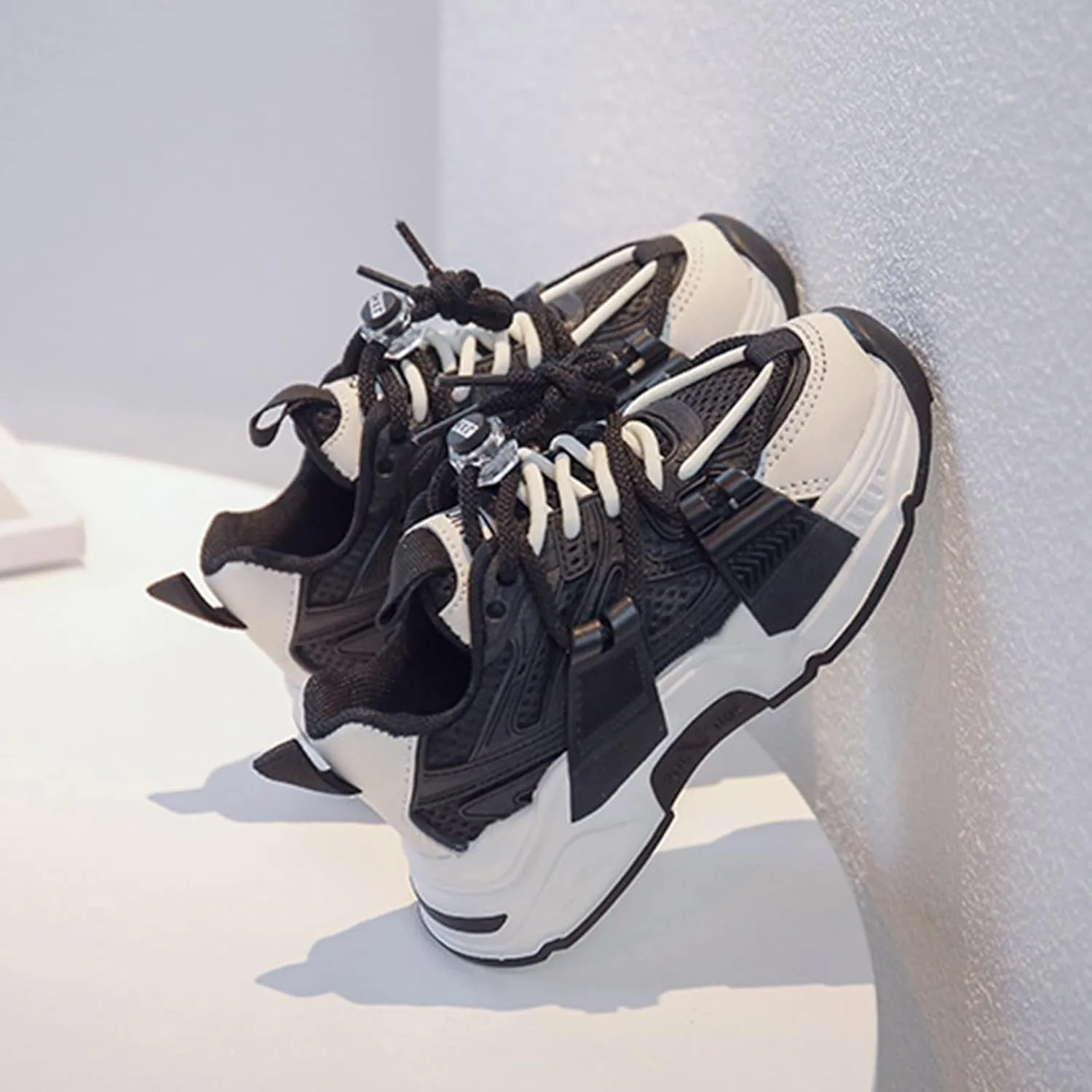 Summer Fashion Sneakers for Teen Boys Flat Sports Mesh Breathable Running Shoes Breathable and Sweat Absorbing