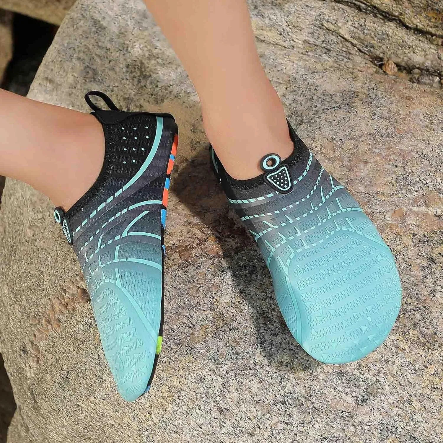 Women and Men Multi Purpose Feather Water Shoes Couples Quick-Dry Non Slip Beach Water Shoes for Diving Wading Pool Summer Men's and Women's Yoga Fitness Breathable Gradient Barefoot Slip on Sneakers