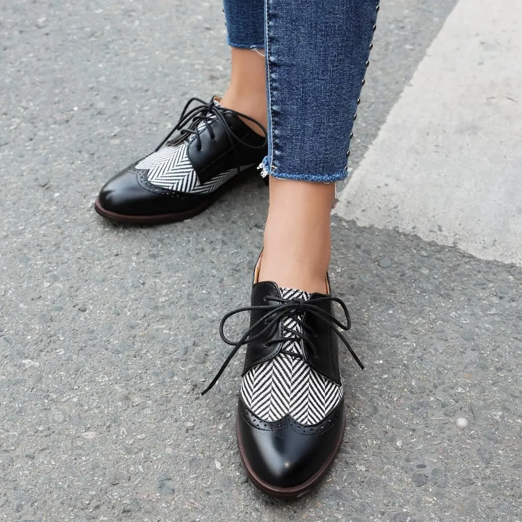 Women's Flat Low Heel Saddle Oxford Shoes Two Toned Wingtip Lace Up Perforated School Uniform Oxfords Brogues