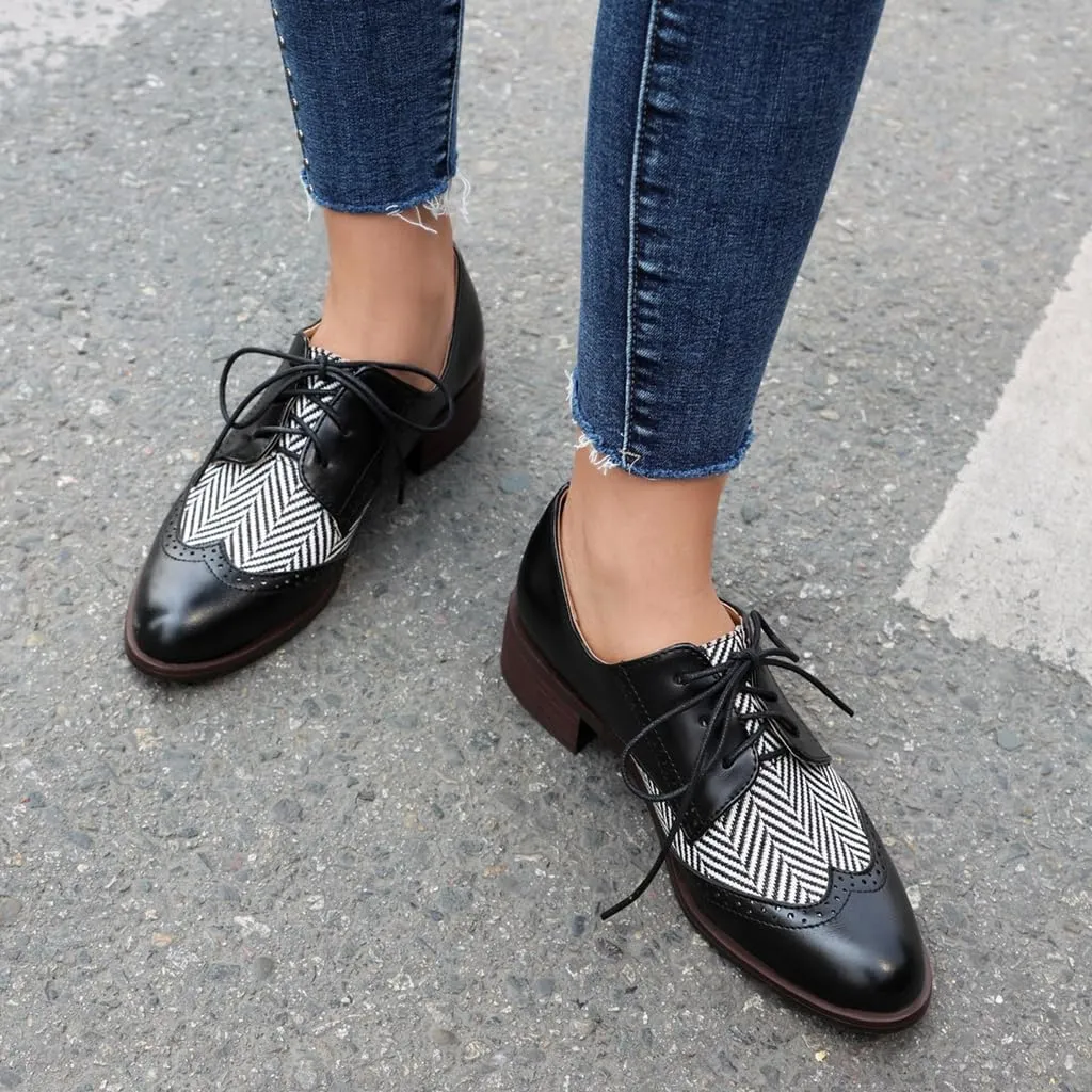 Women's Flat Low Heel Saddle Oxford Shoes Two Toned Wingtip Lace Up Perforated School Uniform Oxfords Brogues